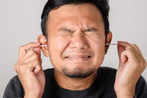 容易损害耳朵听力的五个习，生活中很常见！(图1)