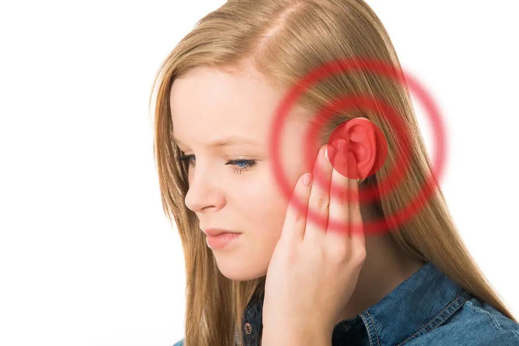 突发性耳聋除了听力下降还有什么症状？